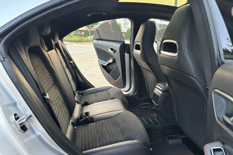 Used Mercedes-Benz CLA 2018 CLA 220 4MATIC Interior 7