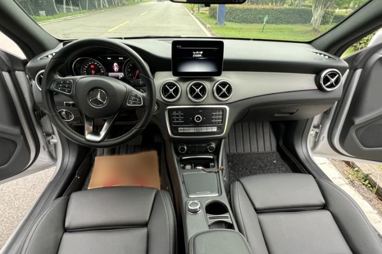 Used Mercedes-Benz CLA 2018 CLA 200 Style Edition Interior 9