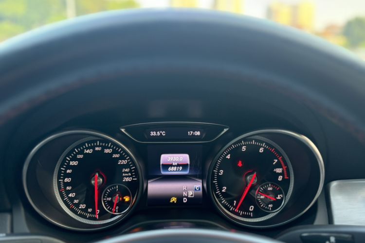 Used Mercedes-Benz CLA 2018 CLA 220 4MATIC Odometer Close Up