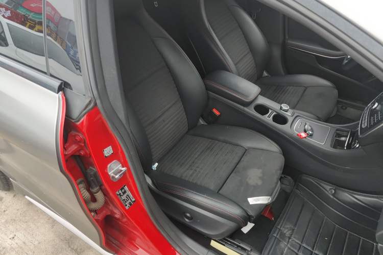 Used Mercedes-Benz CLA 2018 CLA 220 4MATIC Right Front Seat