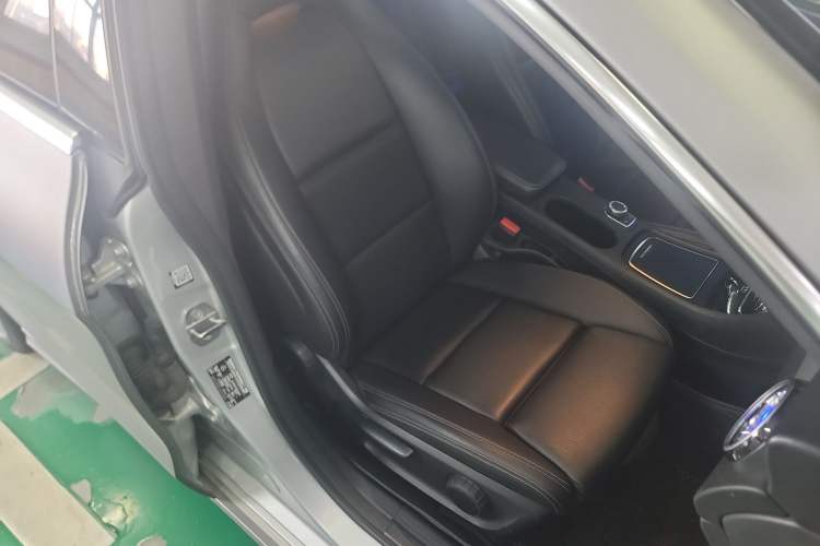 Used Mercedes-Benz CLA 2018 CLA 200 Sport Edition Right Front Seat