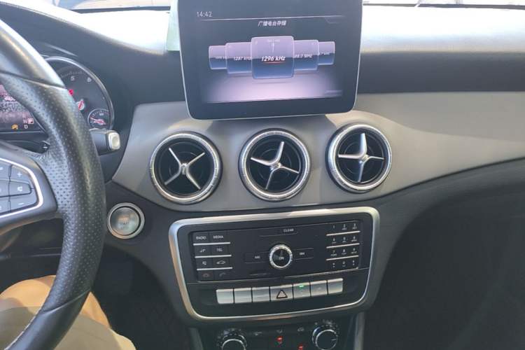 Used Mercedes-Benz CLA 2018 CLA 200 Style Edition Audio And AC Panel