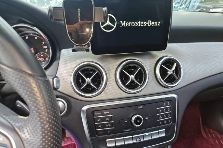 Used Mercedes-Benz CLA 2018 CLA 200 Style Edition Audio And AC Panel