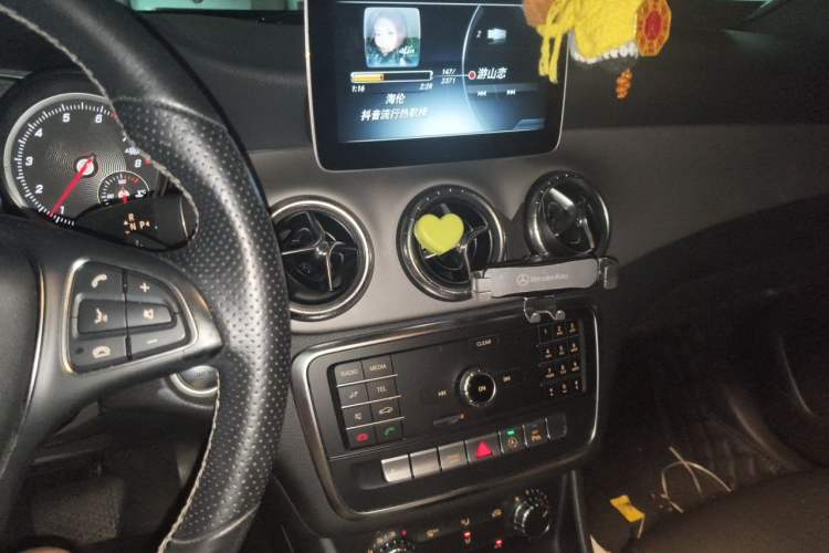 Used Mercedes-Benz CLA 2018 CLA 200 Style Edition Audio And AC Panel