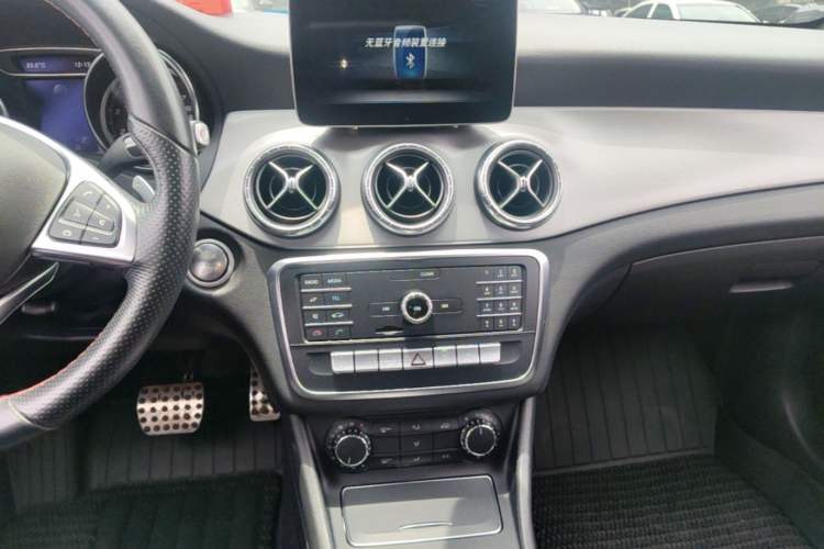 Used Mercedes-Benz CLA 2018 CLA 220 4MATIC Audio And AC Panel