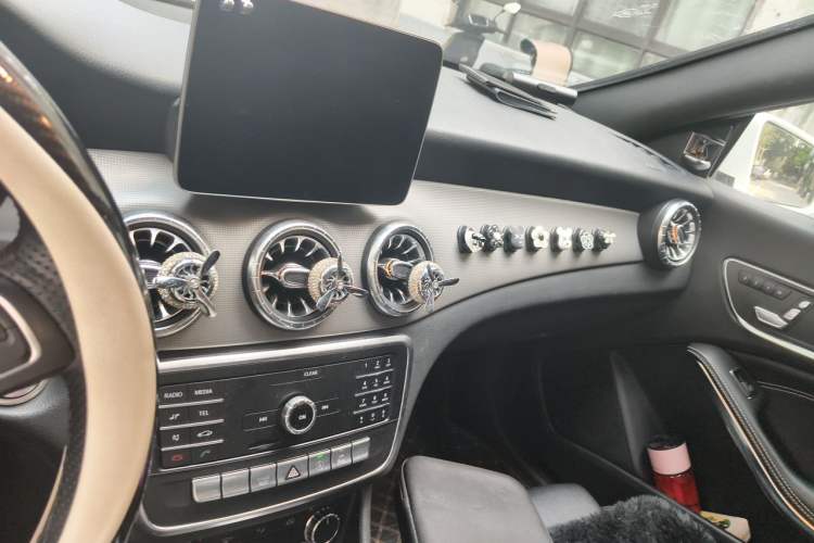 Used Mercedes-Benz CLA 2018 CLA 200 Style Edition Audio And AC Panel
