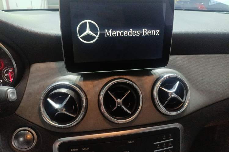 Used Mercedes-Benz CLA 2018 CLA 200 Style Edition Audio And AC Panel