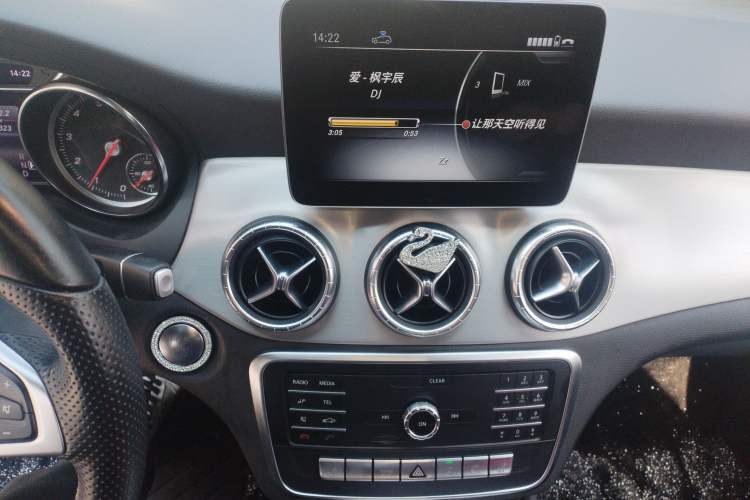 Used Mercedes-Benz CLA 2018 CLA 220 4MATIC Audio And AC Panel