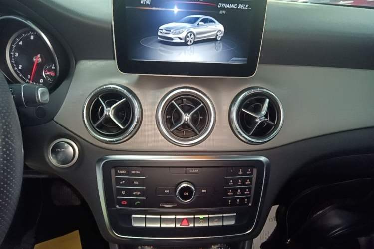 Used Mercedes-Benz CLA 2018 CLA 200 Style Edition Audio And AC Panel