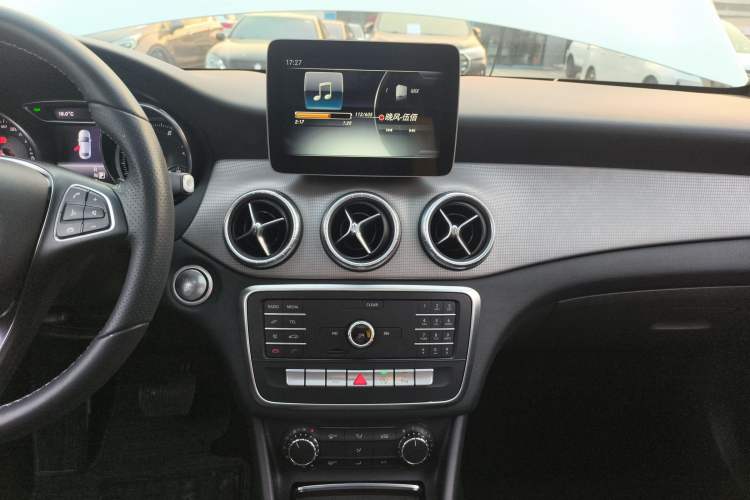 Used Mercedes-Benz CLA 2018 CLA 200 Style Edition Audio And AC Panel