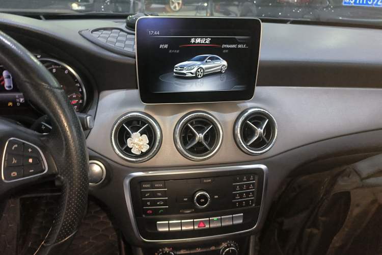 Used Mercedes-Benz CLA 2018 CLA 200 Sport Edition Audio And AC Panel