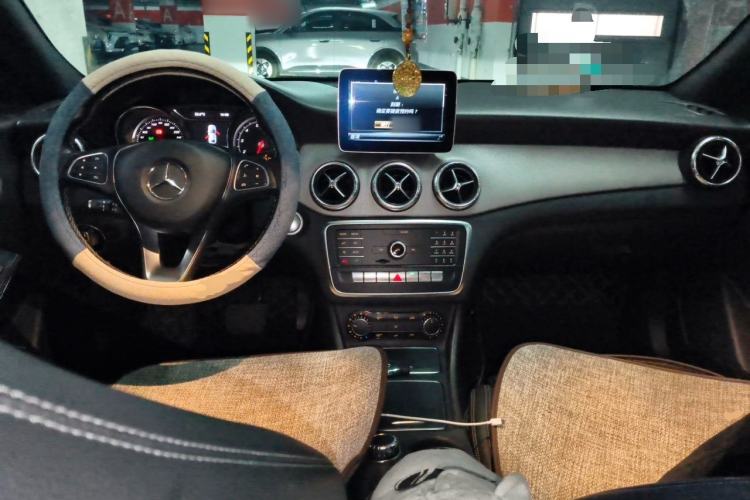Used Mercedes-Benz CLA 2018 CLA 200 Style Edition Center Console