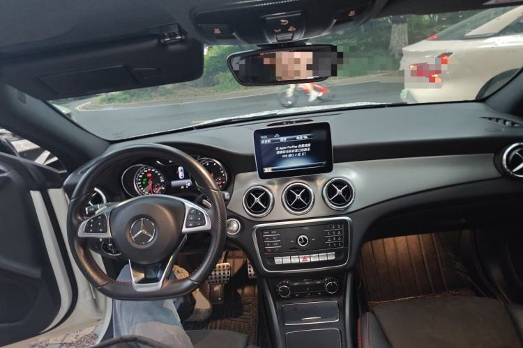 Used Mercedes-Benz CLA 2018 CLA 220 4MATIC Center Console