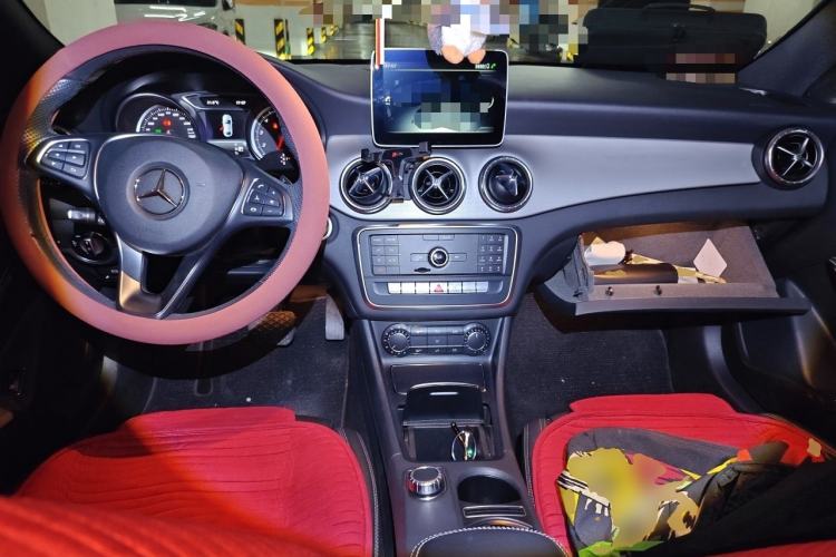 Used Mercedes-Benz CLA 2018 CLA 200 Style Edition Center Console