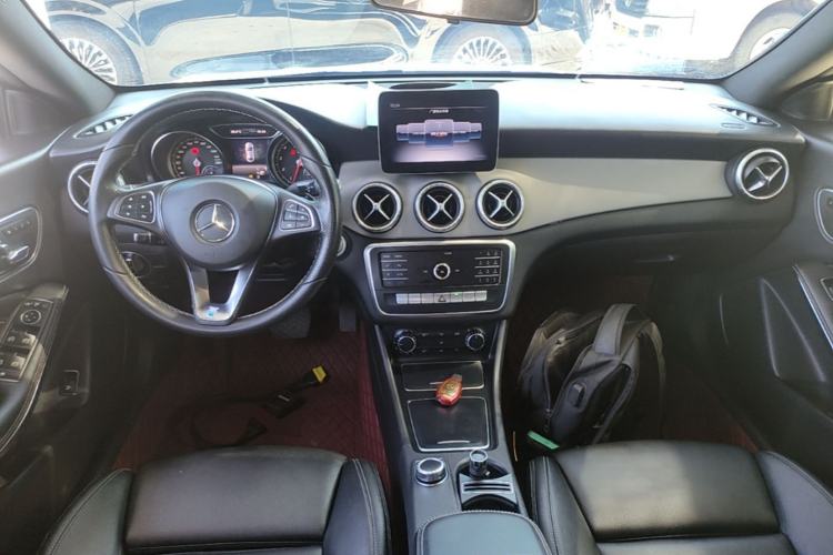 Used Mercedes-Benz CLA 2018 CLA 200 Style Edition Center Console