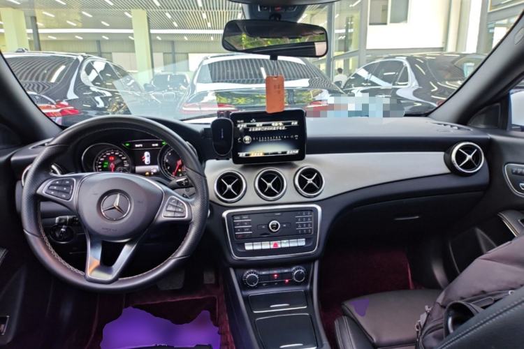 Used Mercedes-Benz CLA 2018 CLA 200 Style Edition Center Console