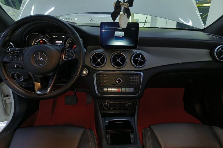 Used Mercedes-Benz CLA 2018 CLA 200 Style Edition Center Console