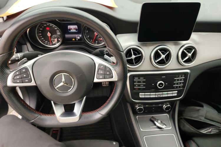 Used Mercedes-Benz CLA 2018 CLA 220 4MATIC Center Console
