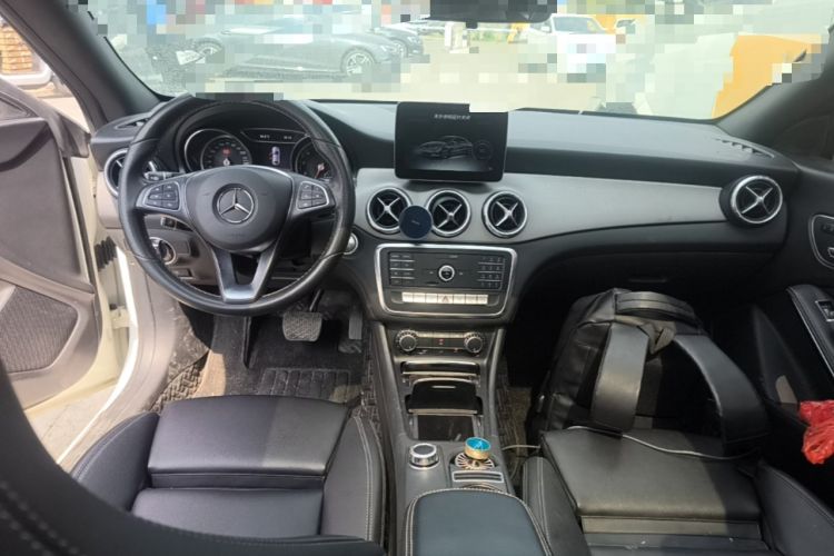 Used Mercedes-Benz CLA 2018 CLA 200 Style Edition Center Console