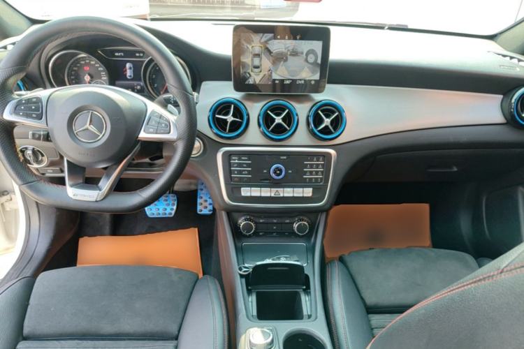 Used Mercedes-Benz CLA 2018 CLA 220 4MATIC Center Console