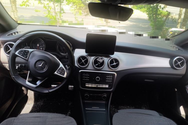 Used Mercedes-Benz CLA 2018 CLA 220 4MATIC Center Console