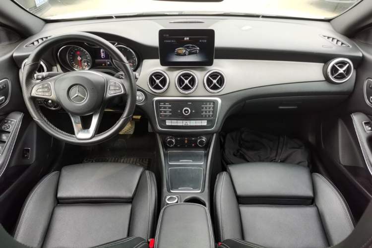 Used Mercedes-Benz CLA 2018 CLA 200 Style Edition Center Console