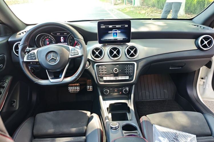 Used Mercedes-Benz CLA 2018 CLA 220 4MATIC Center Console