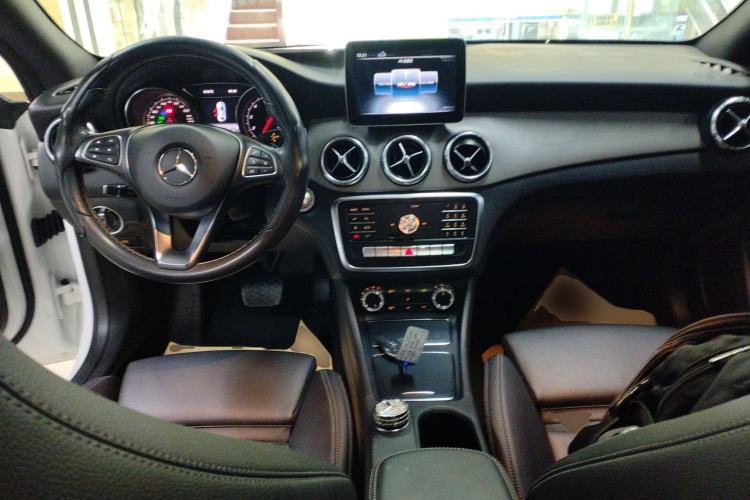 Used Mercedes-Benz CLA 2018 CLA 200 Style Edition Center Console