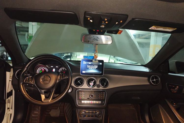 Used Mercedes-Benz CLA 2018 CLA 200 Style Edition Center Console