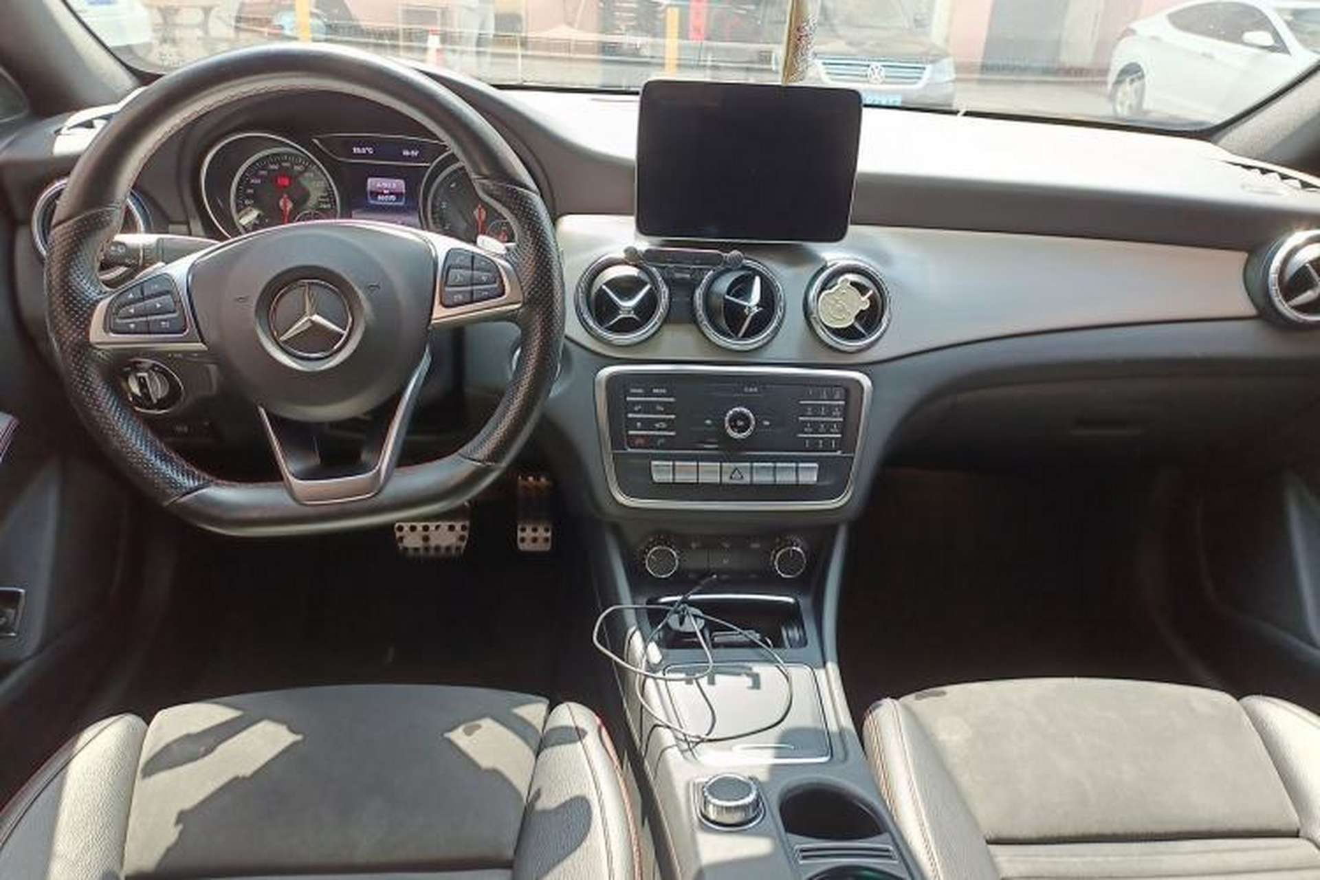 Used Mercedes-Benz CLA 2018 CLA 220 4MATIC Center Console
