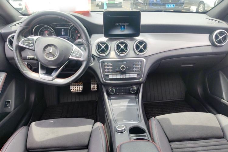 Used Mercedes-Benz CLA 2018 CLA 220 4MATIC Center Console