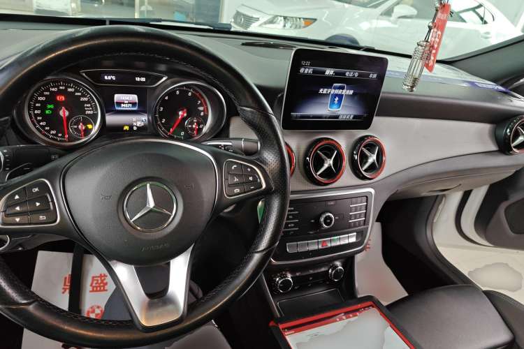 Used Mercedes-Benz CLA 2018 CLA 200 Style Edition Center Console
