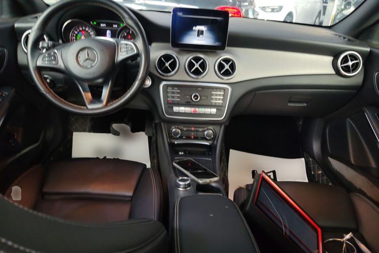 Used Mercedes-Benz CLA 2018 CLA 200 Style Edition Center Console