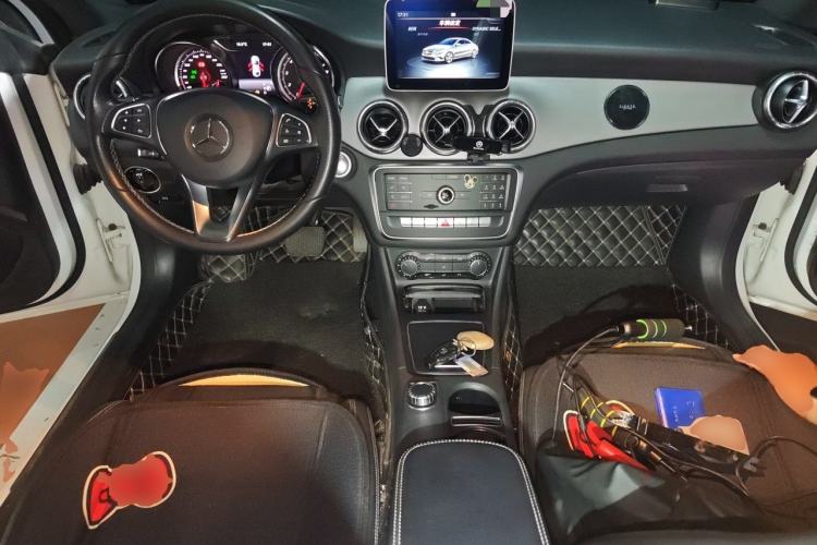 Used Mercedes-Benz CLA 2018 CLA 200 Style Edition Center Console