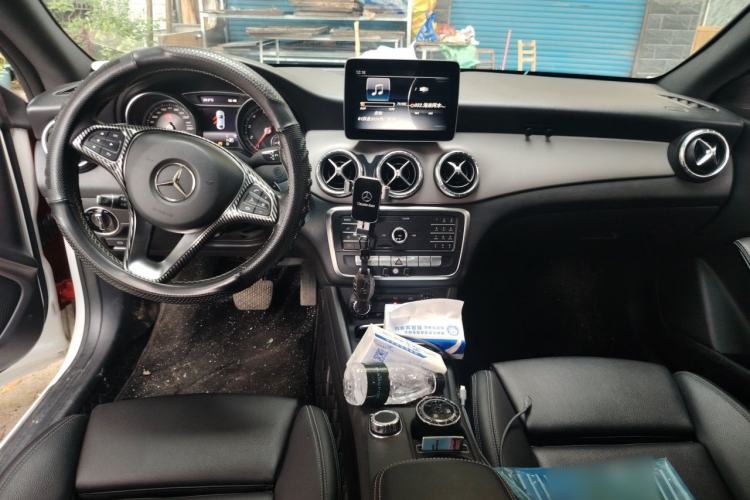 Used Mercedes-Benz CLA 2018 CLA 200 Style Edition Center Console
