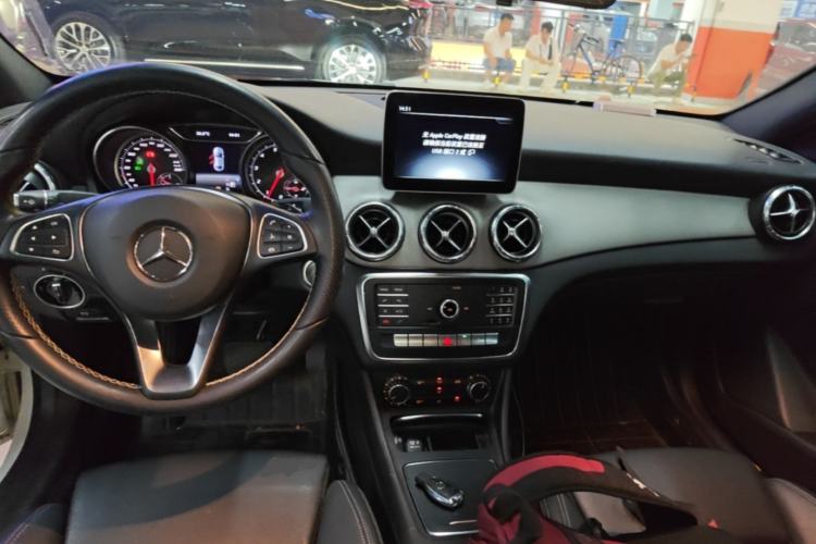 Used Mercedes-Benz CLA 2018 CLA 200 Style Edition Center Console