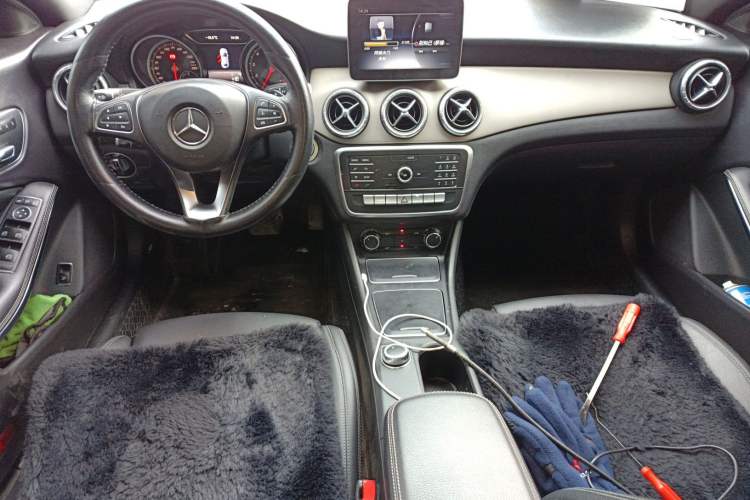 Used Mercedes-Benz CLA 2018 CLA 200 Style Edition Center Console