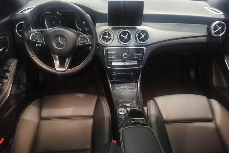 Used Mercedes-Benz CLA 2018 CLA 200 Style Edition Center Console