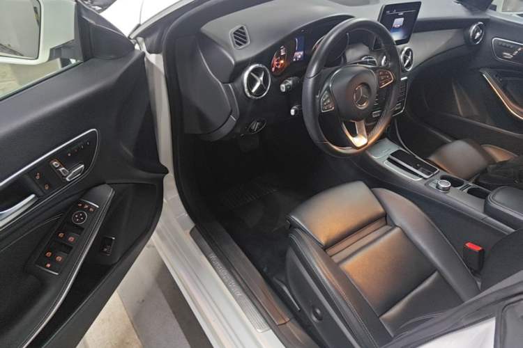 Used Mercedes-Benz CLA 2018 CLA 200 Style Edition Driver Seat