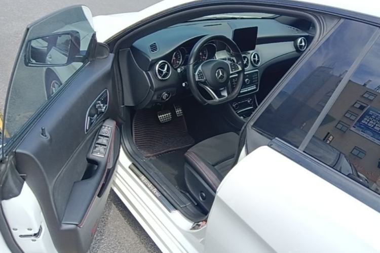 Used Mercedes-Benz CLA 2018 CLA 220 4MATIC Driver Seat