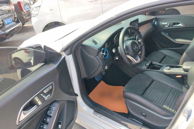 Used Mercedes-Benz CLA 2018 CLA 220 4MATIC Driver Seat