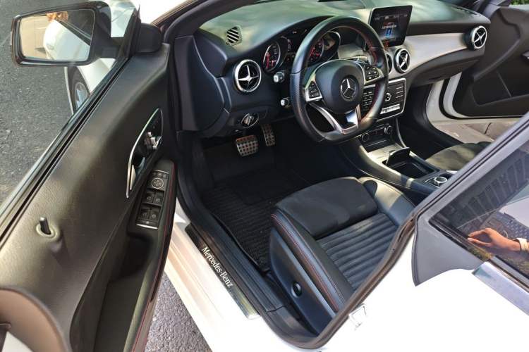 Used Mercedes-Benz CLA 2018 CLA 220 4MATIC Driver Seat