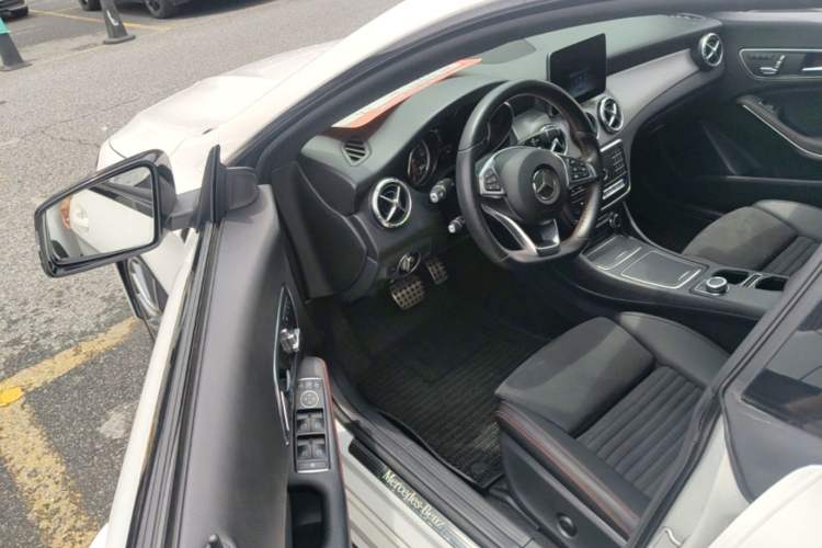 Used Mercedes-Benz CLA 2018 CLA 220 4MATIC Driver Seat