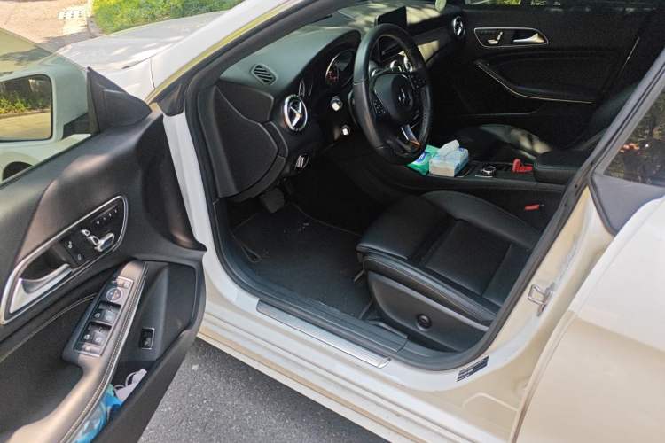 Used Mercedes-Benz CLA 2018 CLA 200 Style Edition Driver Seat