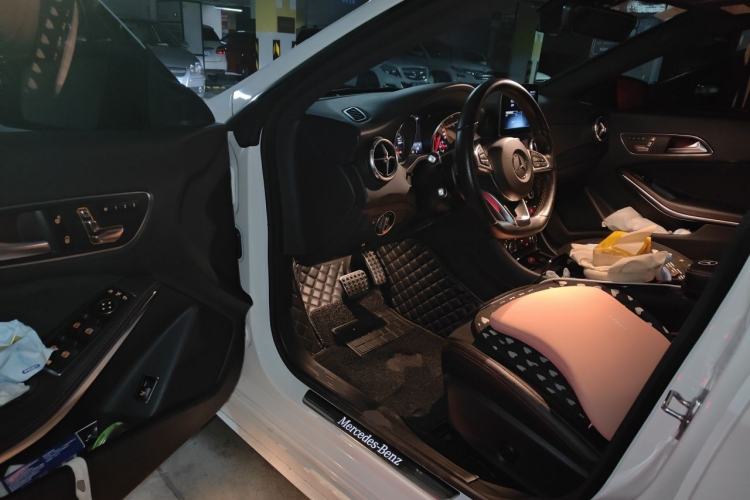 Used Mercedes-Benz CLA 2018 CLA 220 4MATIC Driver Seat