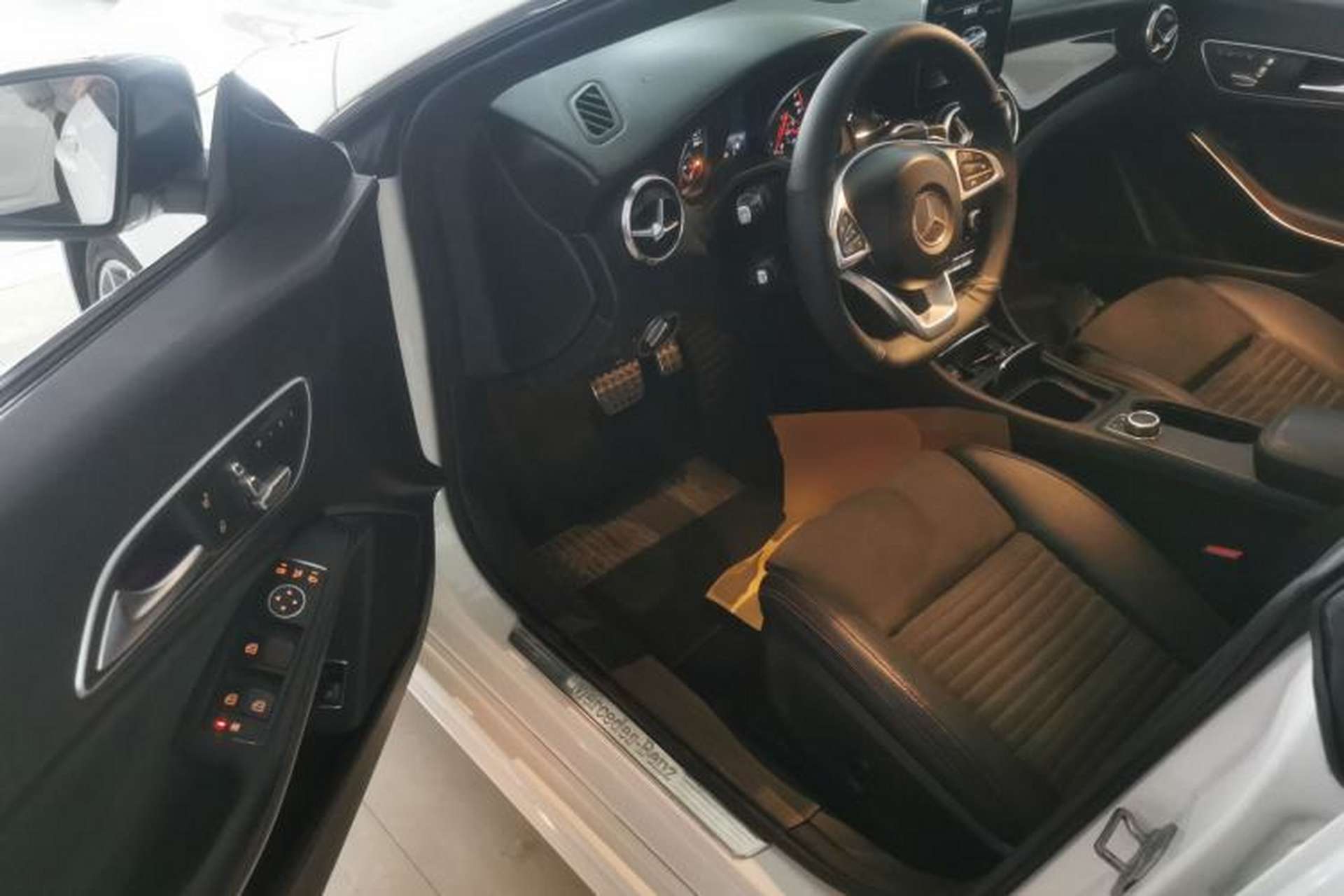 Used Mercedes-Benz CLA 2018 CLA 220 4MATIC Driver Seat