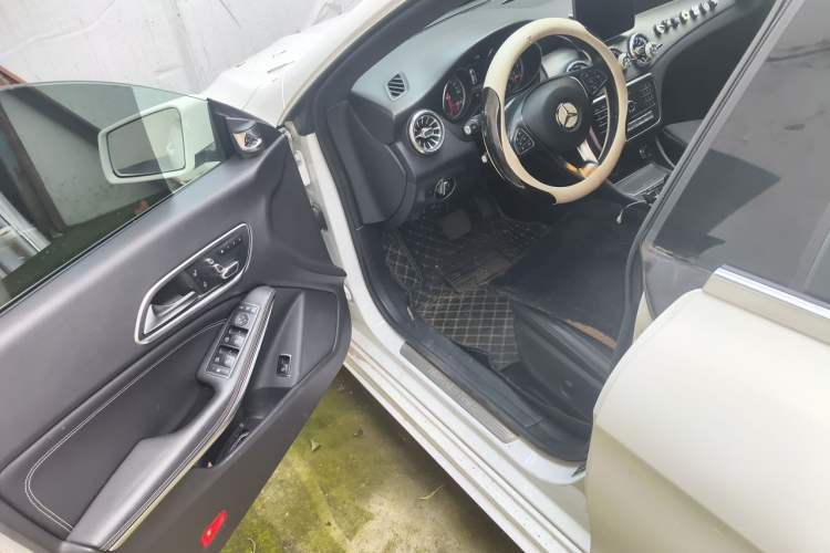 Used Mercedes-Benz CLA 2018 CLA 200 Style Edition Driver Seat