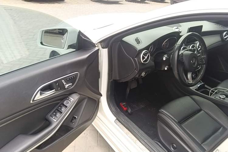 Used Mercedes-Benz CLA 2018 CLA 200 Style Edition Driver Seat