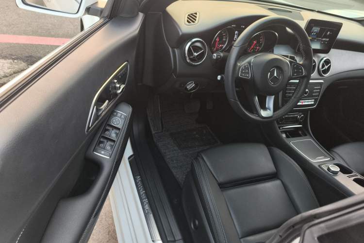 Used Mercedes-Benz CLA 2018 CLA 200 Style Edition Driver Seat