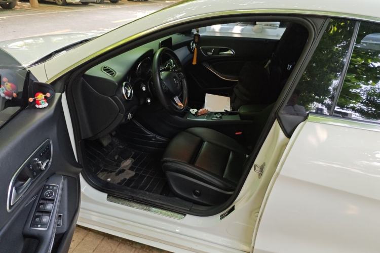 Used Mercedes-Benz CLA 2018 CLA 200 Style Edition Driver Seat